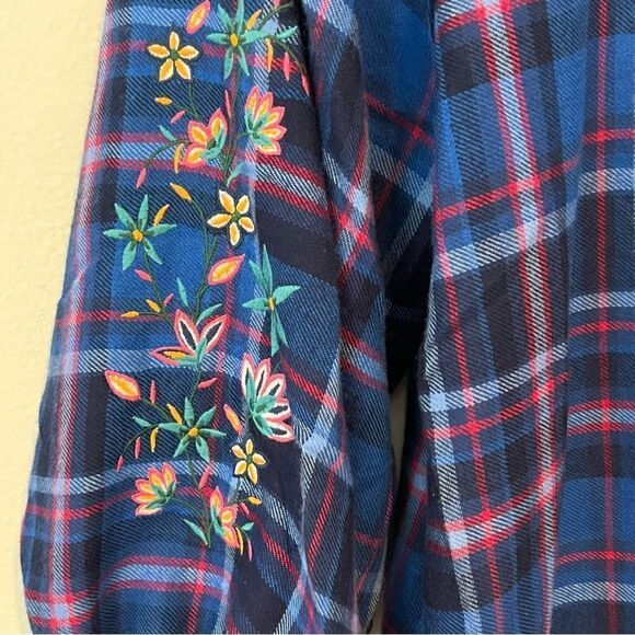 The Pioneer Woman Flannel Embroidered Peasant Top - Picture 4 of 6